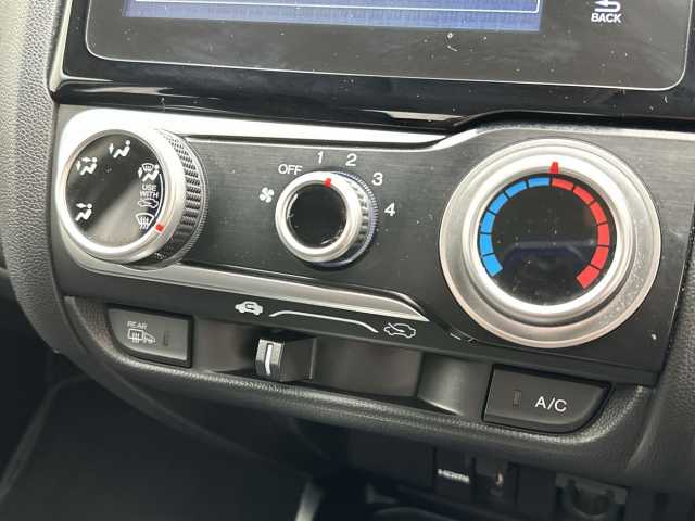 Honda Jazz 1.3 i-VTEC SE 5dr CVT 