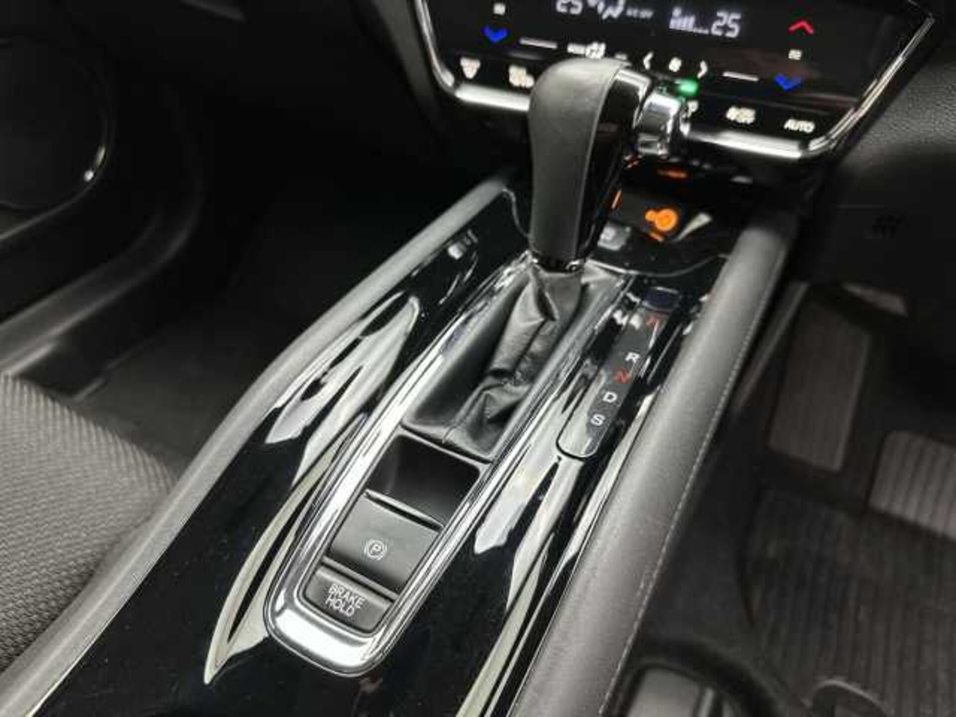 Honda HR-V 1.5 i-VTEC SE Navi CVT 5dr 