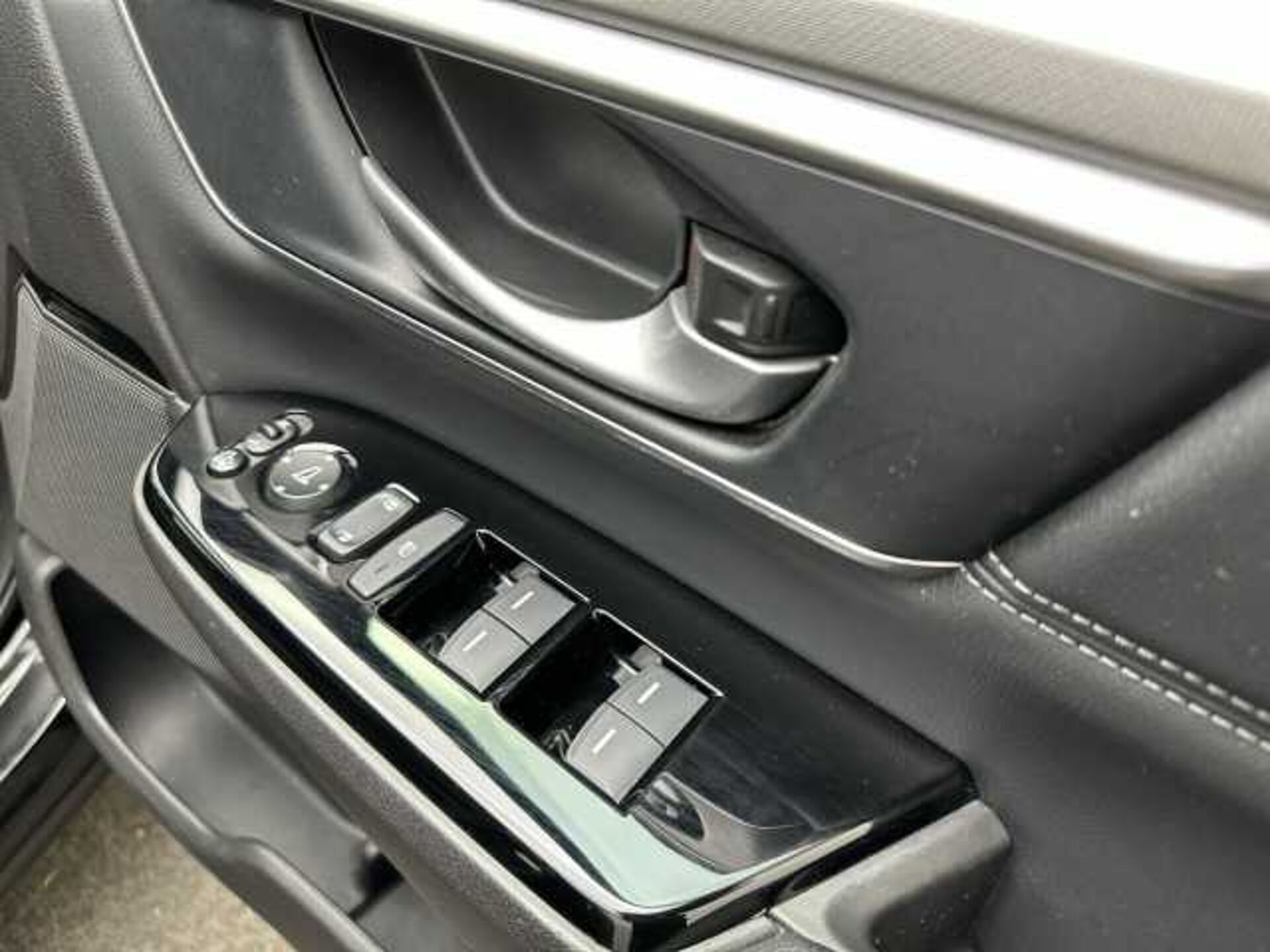 Honda CR-V Hybrid 2.0 i-MMD Hybrid SR 5dr eCVT 