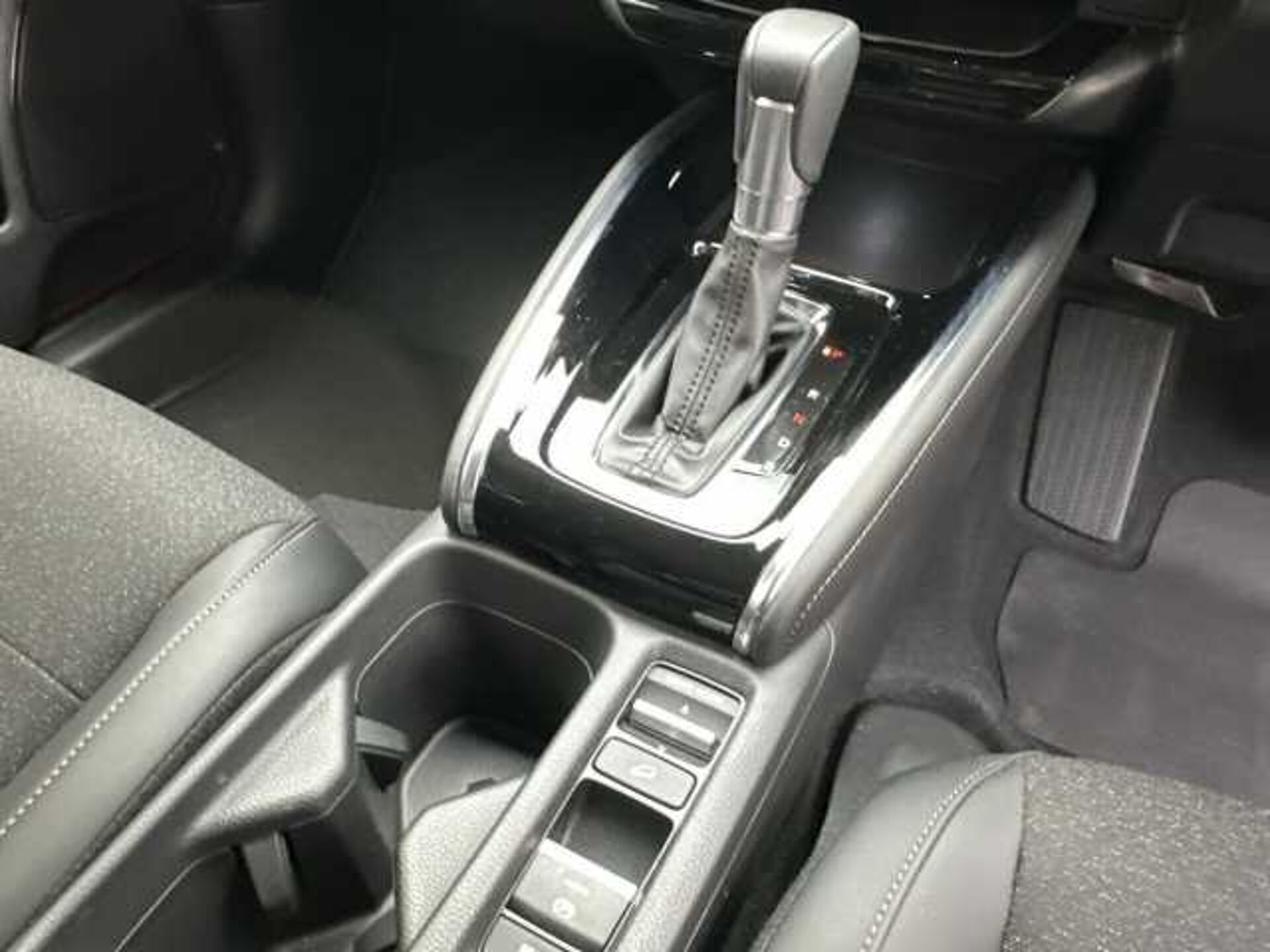 Honda HR-V Hybrid 1.5 eHEV Elegance 5dr CVT 