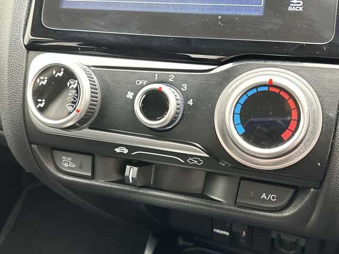 Honda Jazz 1.3 i-VTEC SE 5dr CVT 