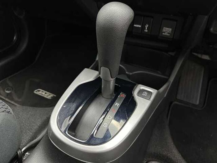 Honda Jazz 1.3 i-VTEC SE 5dr CVT 