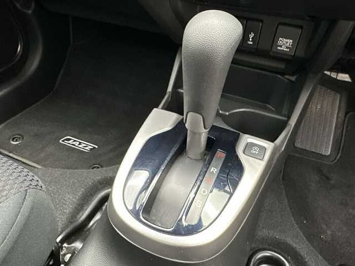 Honda Jazz 1.3 i-VTEC SE 5dr CVT 